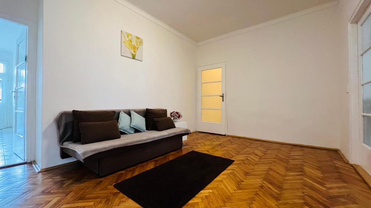 Cosy Flat In The Heart Of Prague Apartamento Exterior foto