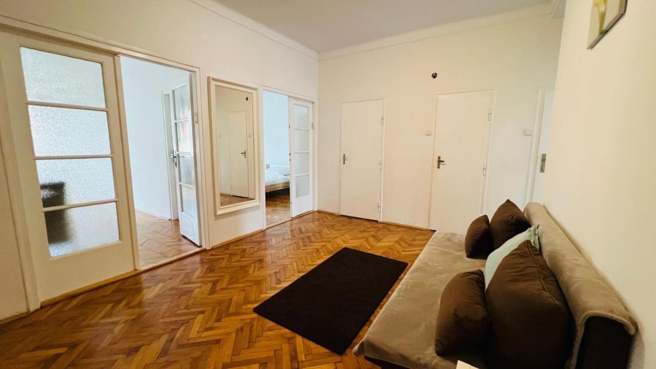 Cosy Flat In The Heart Of Prague Apartamento Exterior foto