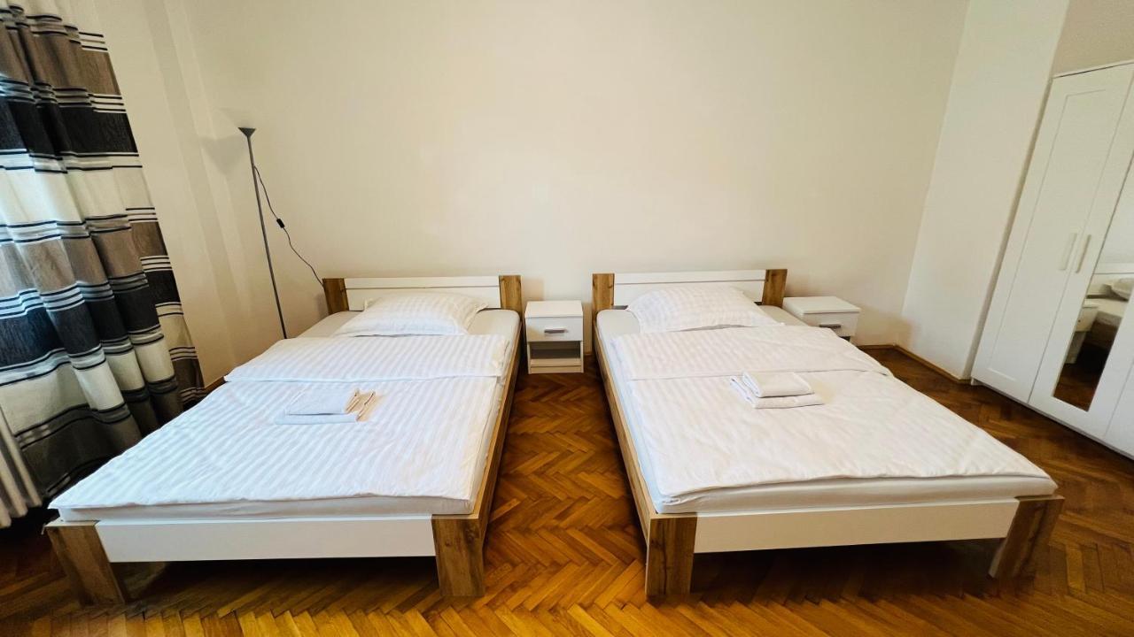 Cosy Flat In The Heart Of Prague Apartamento Exterior foto