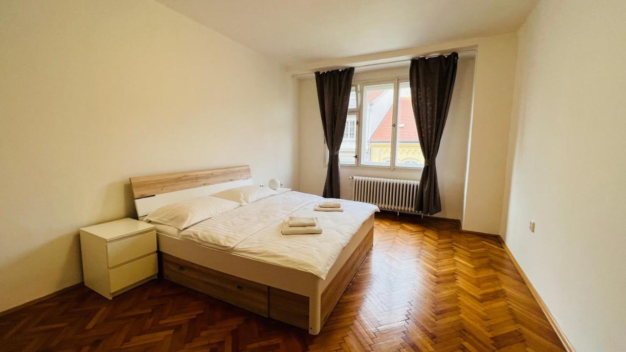 Cosy Flat In The Heart Of Prague Apartamento Exterior foto
