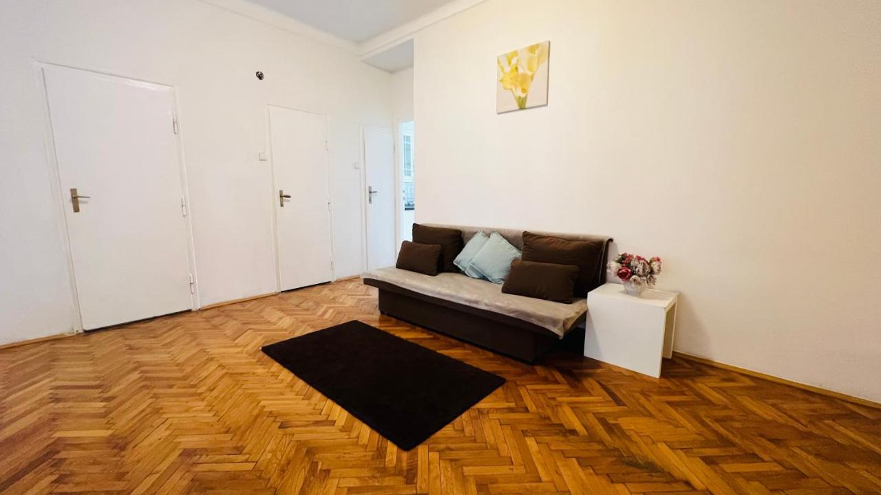 Cosy Flat In The Heart Of Prague Apartamento Exterior foto